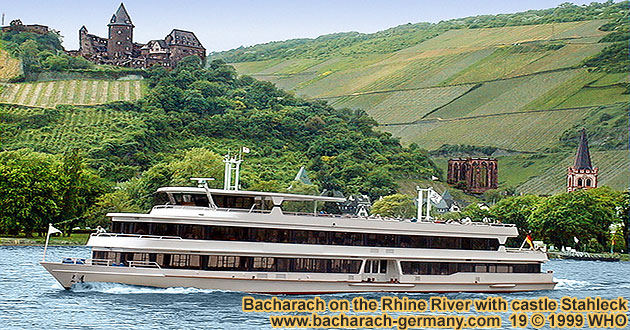 Bacharach on the Rhine river with Castle (Burg) Stahleck, Ruins of Saint Werner's Chapel (Wernerkapelle) and Peters Church (Peterskirche).
